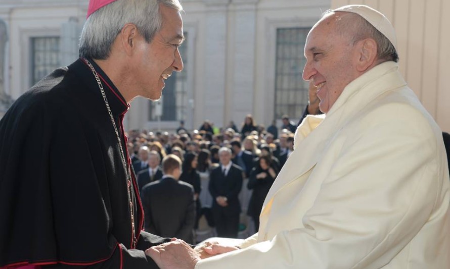 La dividida Iglesia Católica que recibe al  enviado  del Papa en Puerto Montt