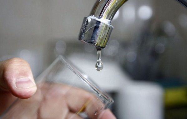 Como medida de prevención: 120 dispensadores de agua purificada serán instalados en escuelas y colegios municipales de Osorno